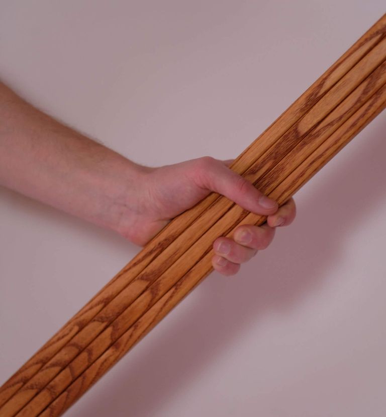 Handgefertigter Zielstock aus Esche: Angenehme Haptik und massive Verarbeitung