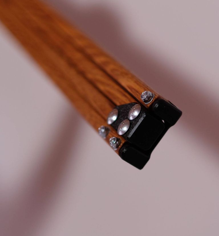 Geräuschlose Kunststoff-Füße am Pirschstock für sicheren Stand auf Schotter